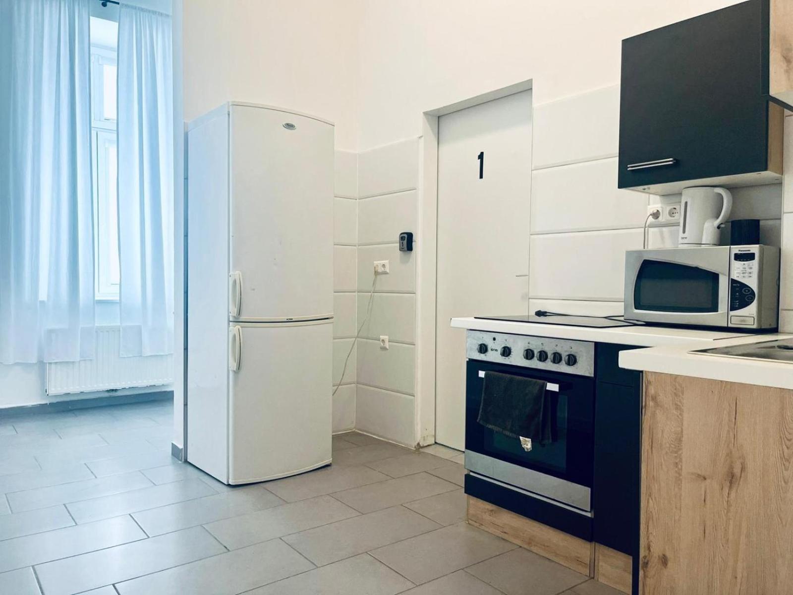 וינה 6 Min To Amusement Park - Economy Rooms In Shared Apartment מראה חיצוני תמונה